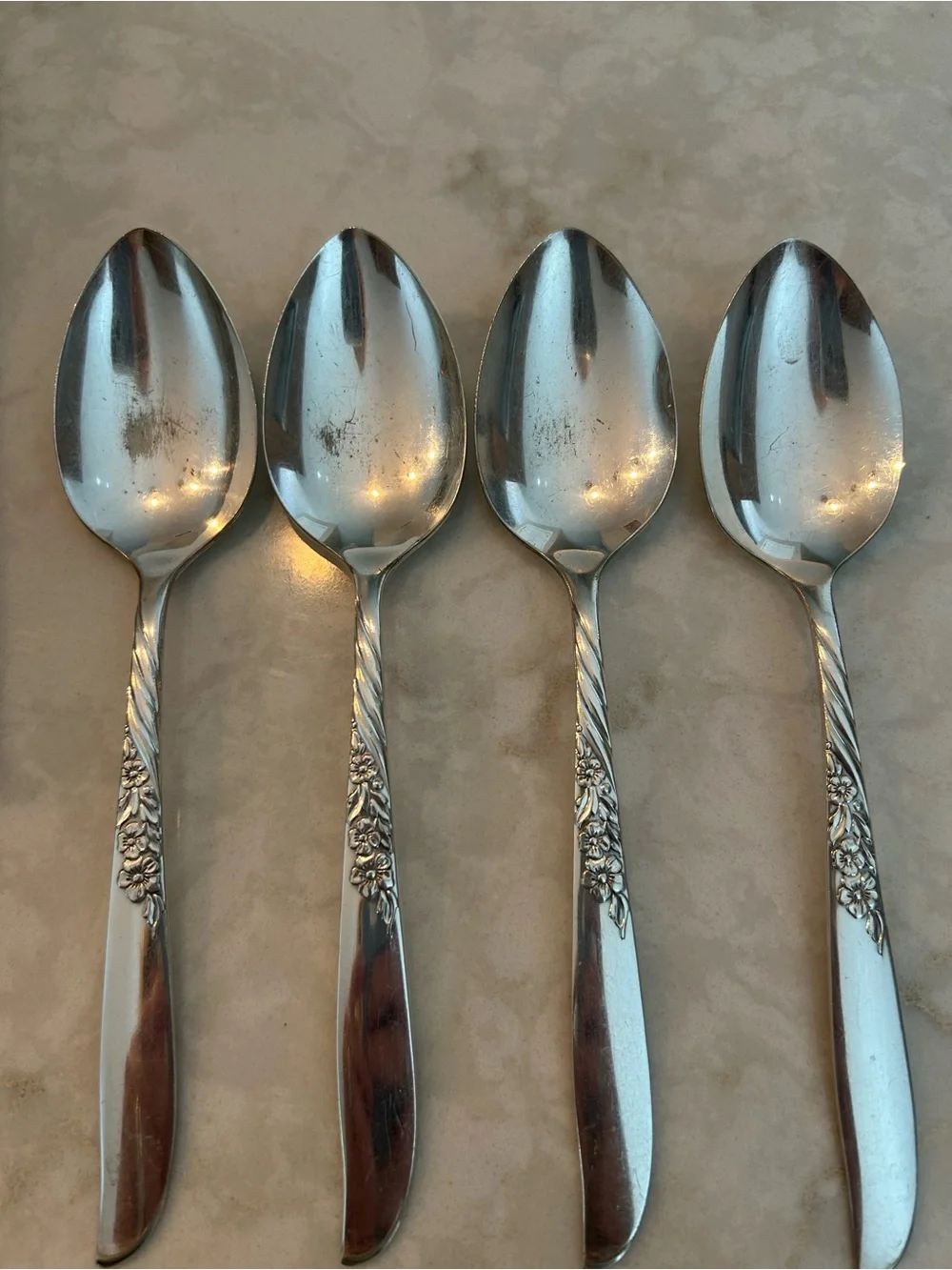 Oneida Wildwood Always Silver-plate Floral Handle Flatware Set - 4 settings